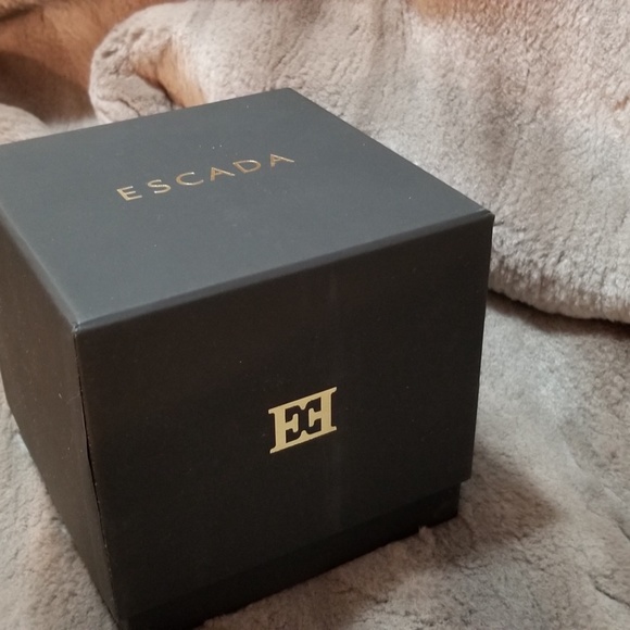 Silver Escada women’s Watch Swiss made - Picture 11 of 11